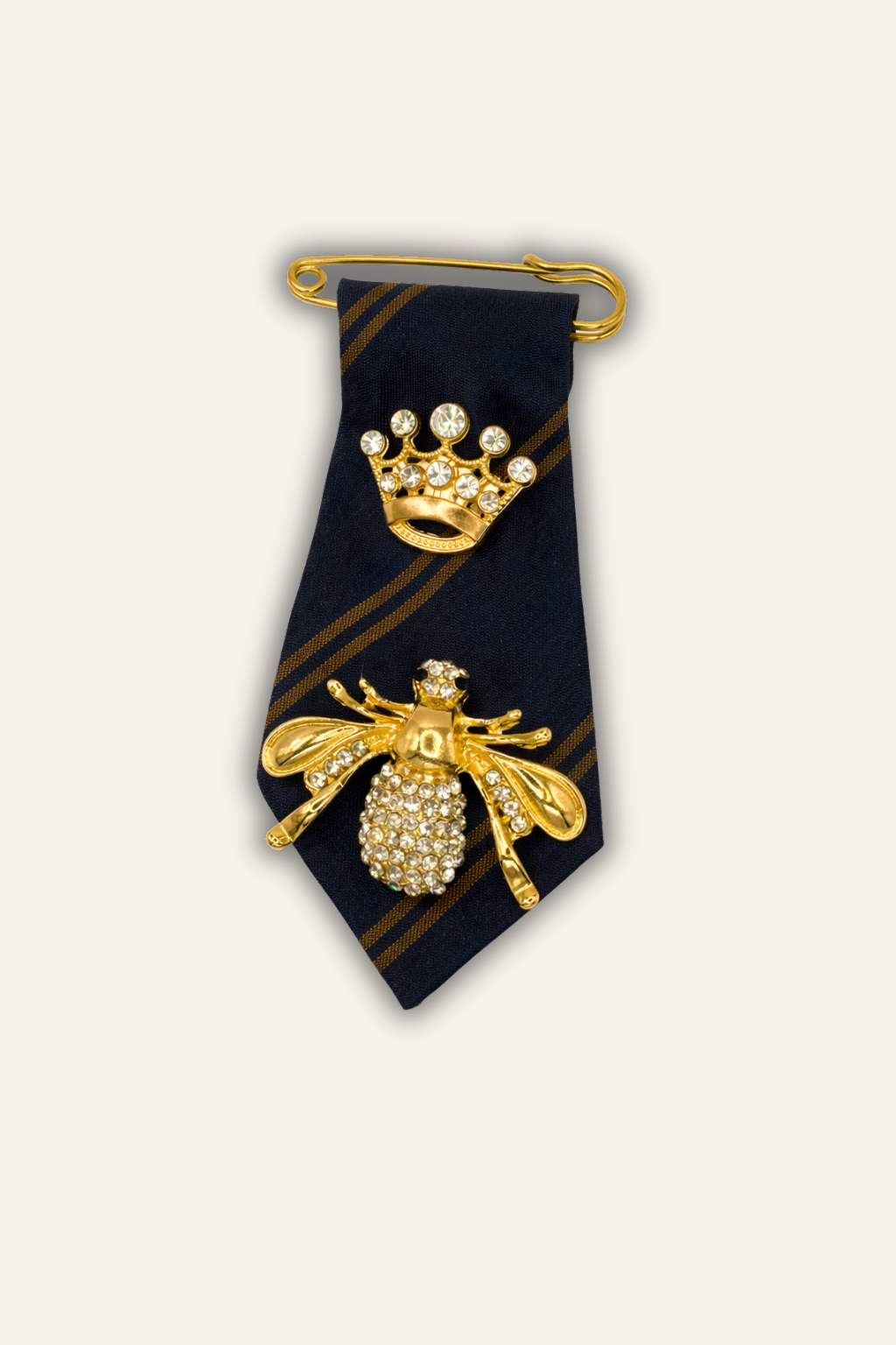 La Moyenne Navy Brooch