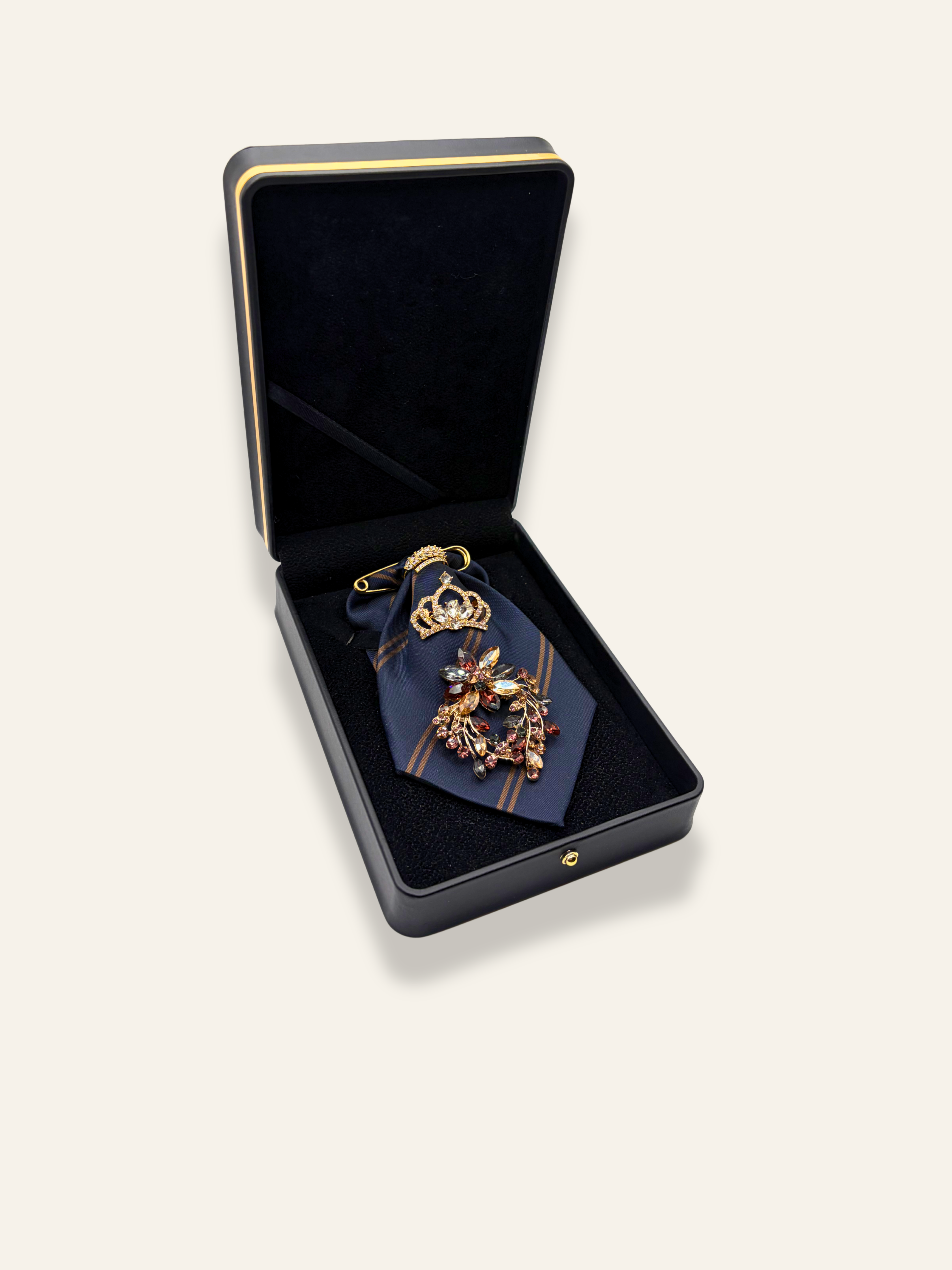 La Grande Navy Blue Brooch