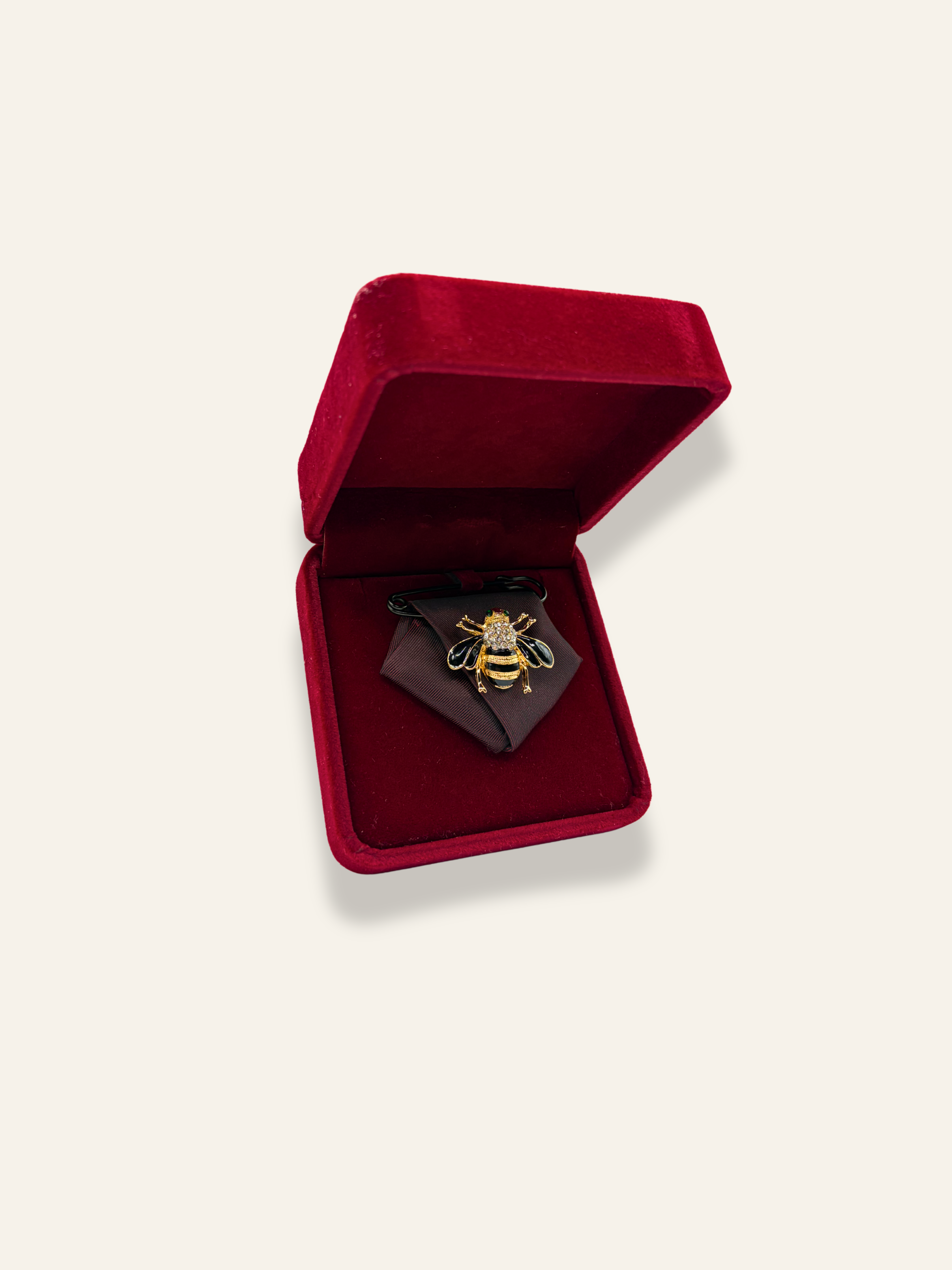 Burgundy Brooch Trilogie