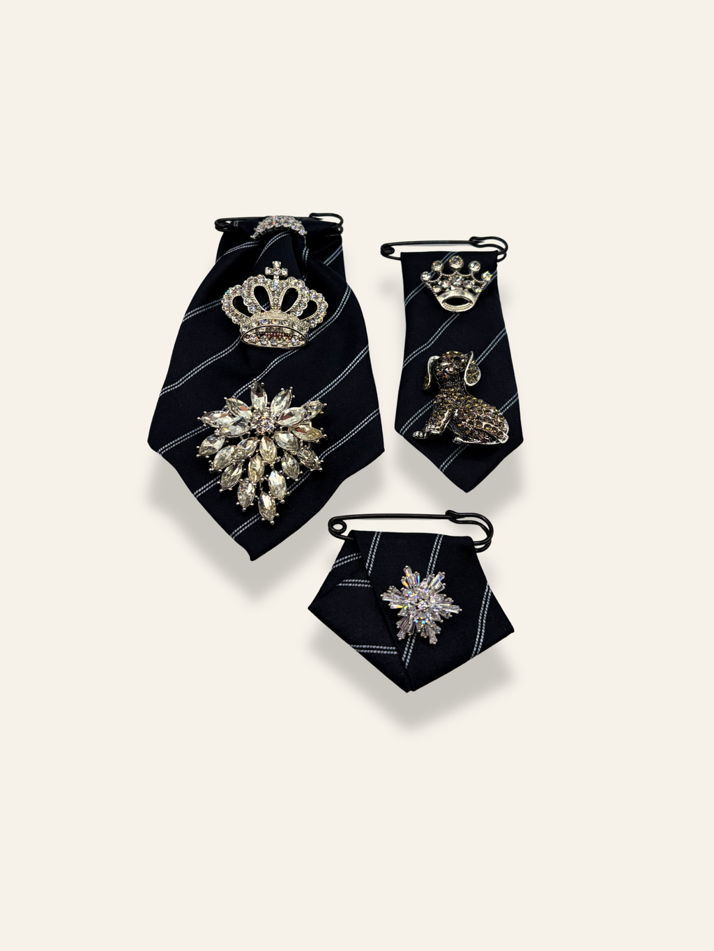 La Moyenne Black Brooch