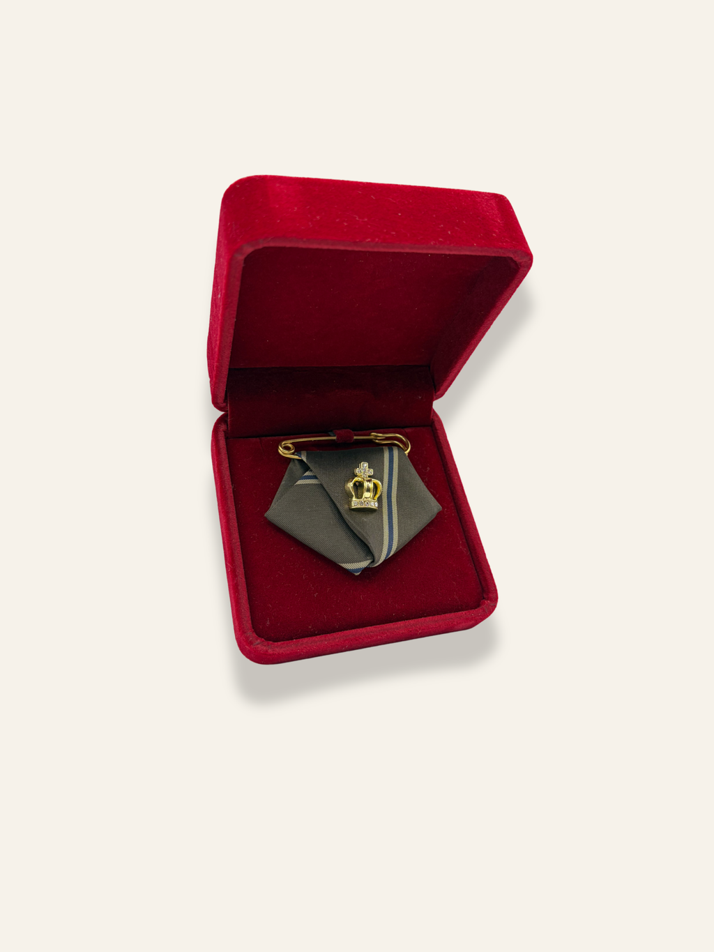 Brown Brooch Trilogie