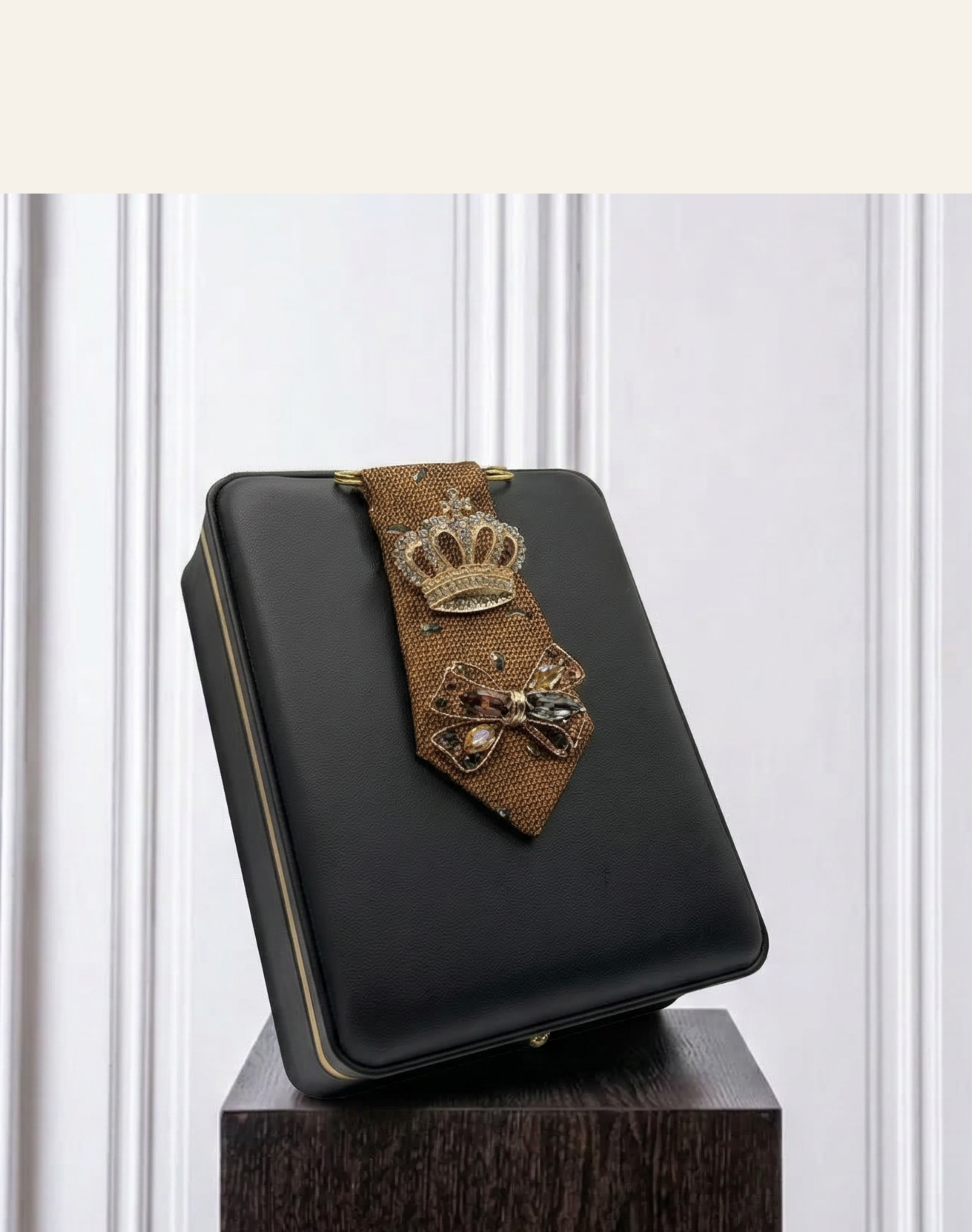 La Moyenne Copper Brooch