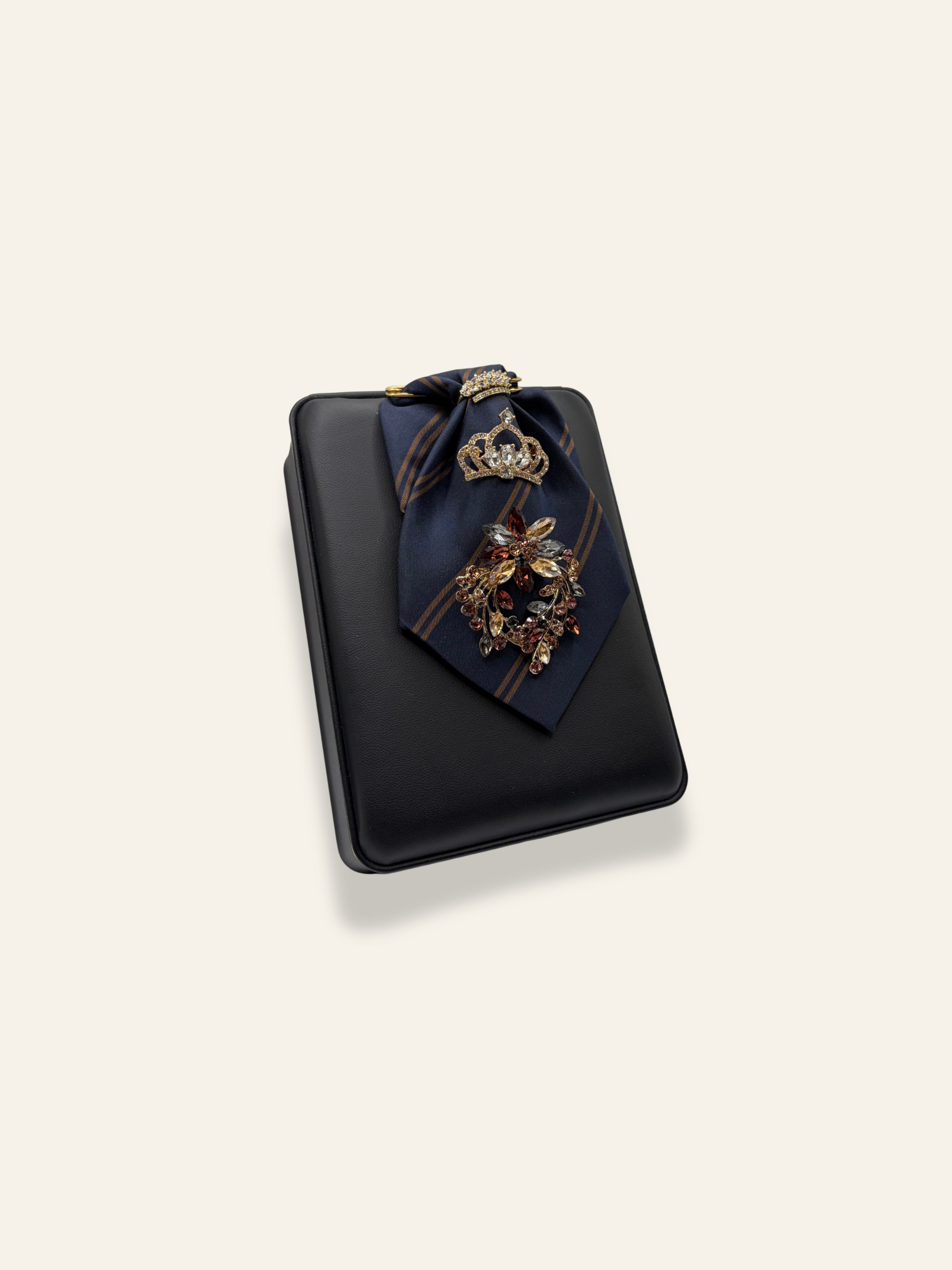 La Grande Navy Blue Brooch