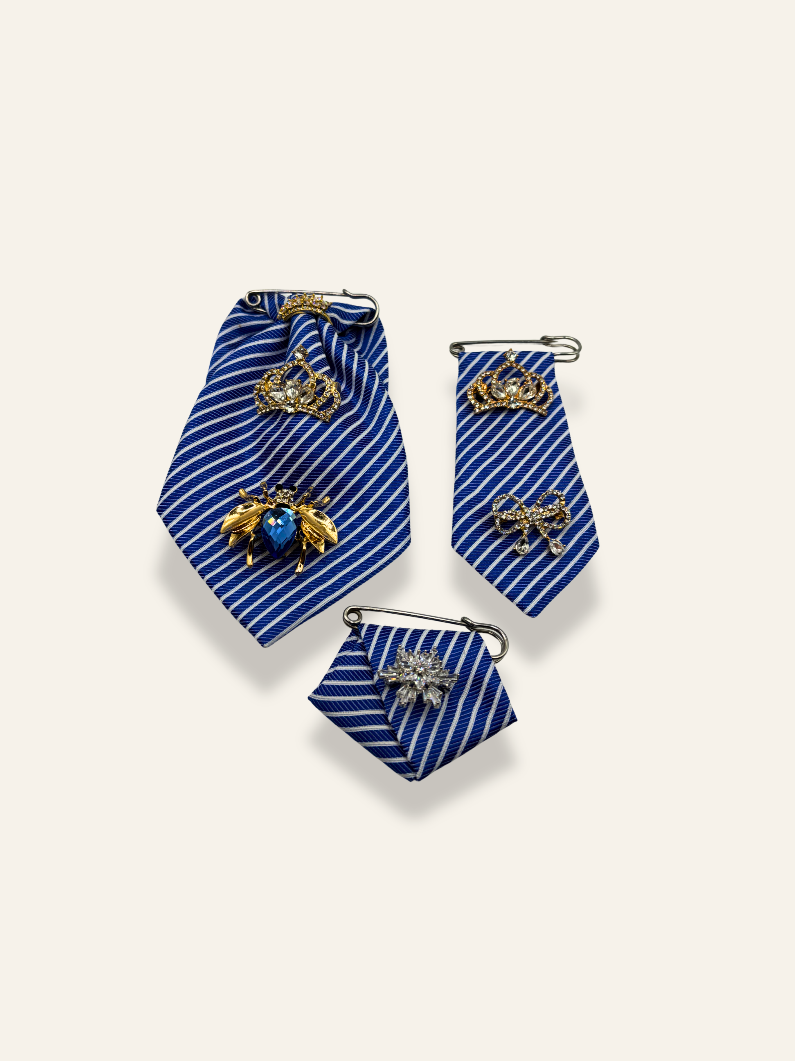 La Moyenne Royal Blue Brooch