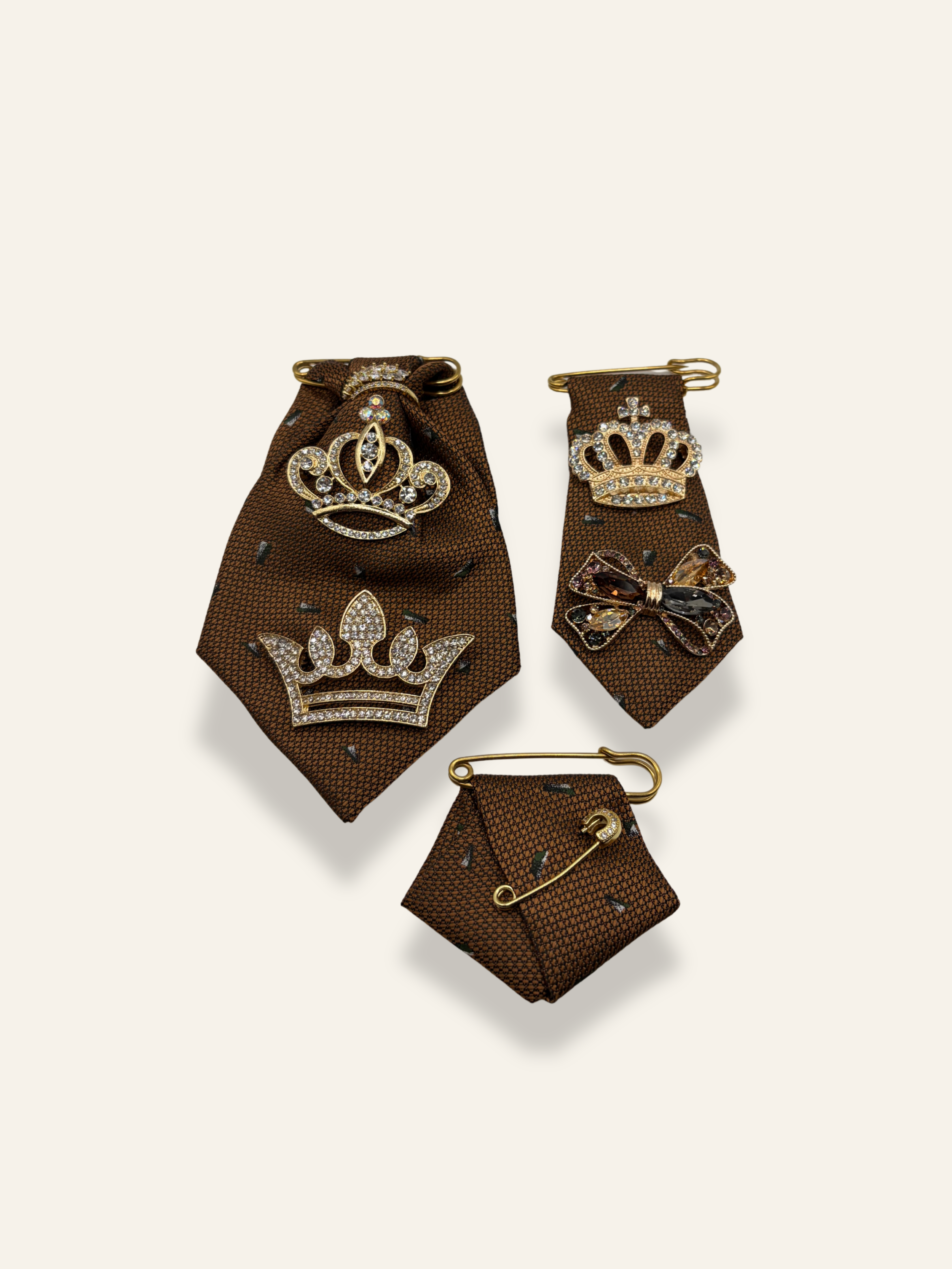 La Moyenne Copper Brooch