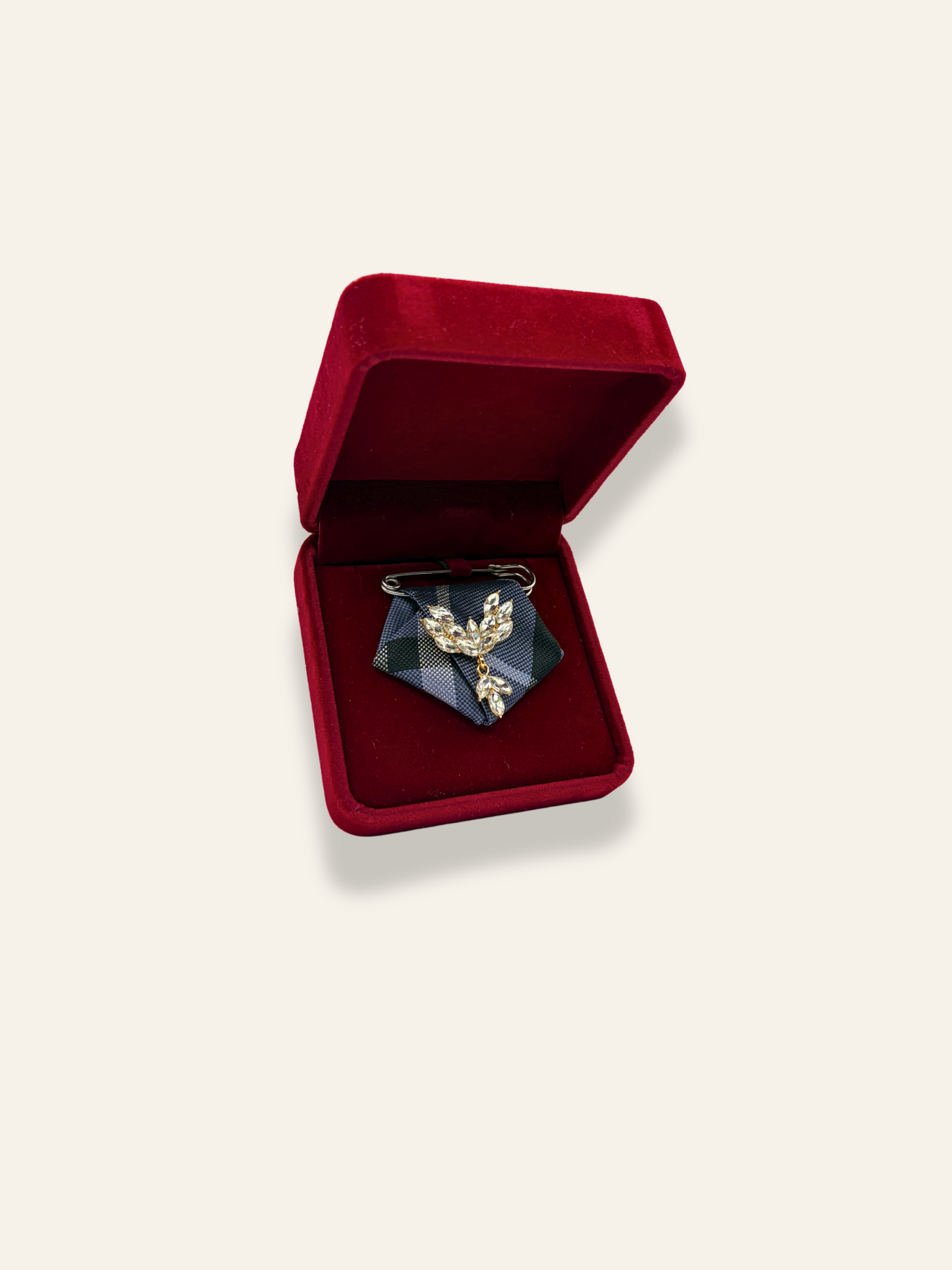 Grey Check Brooch Trilogie