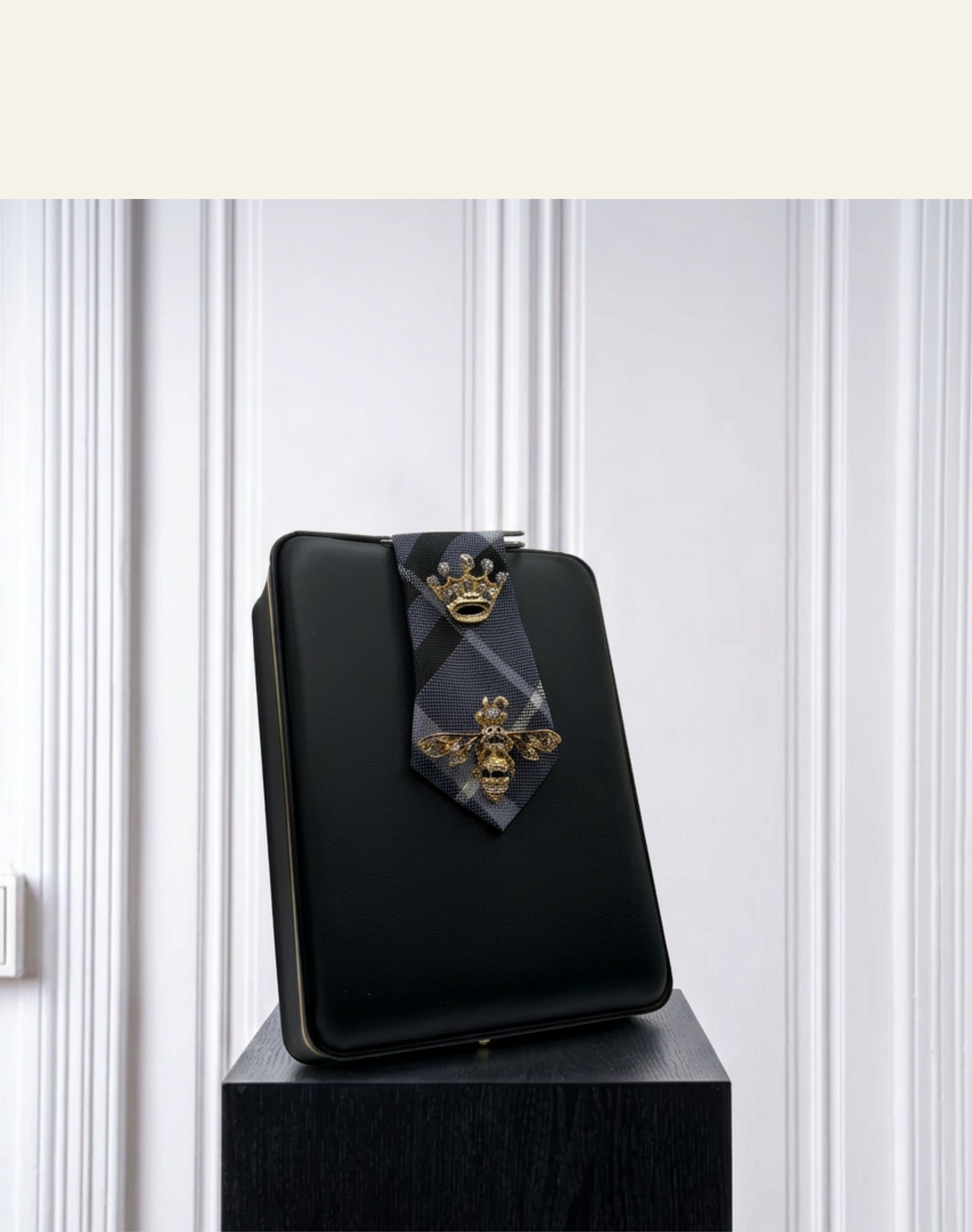 La Moyenne Grey Check Brooch