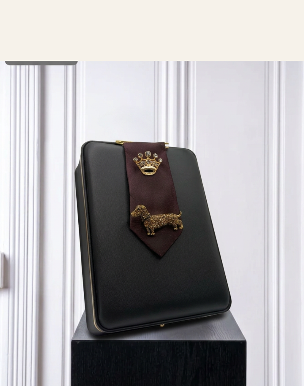 La Moyenne Burgundy Brooch