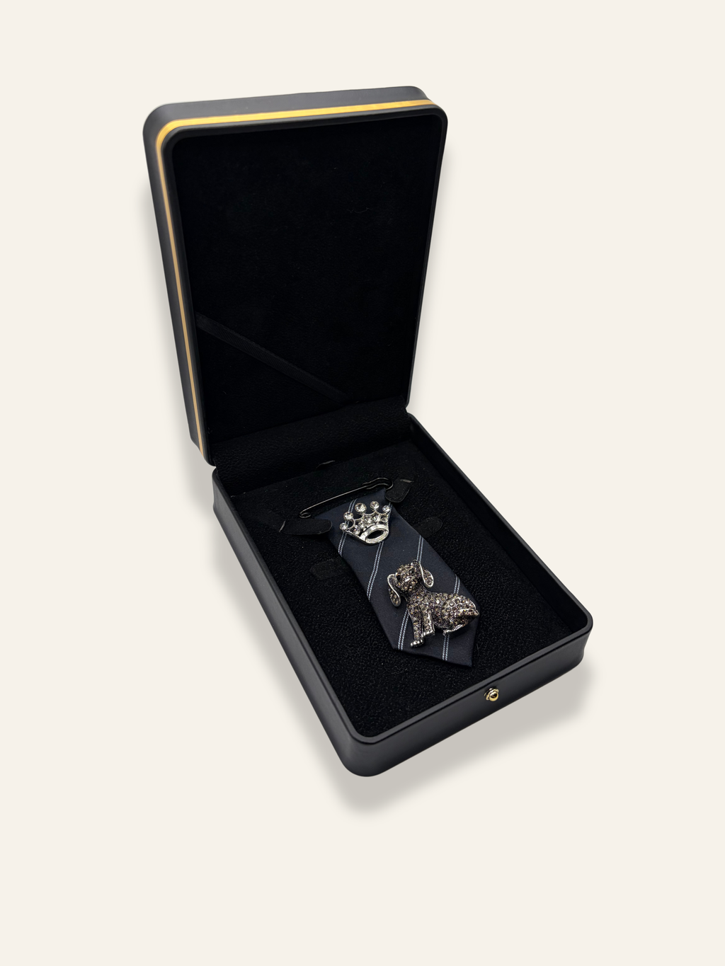 La Moyenne Black Brooch