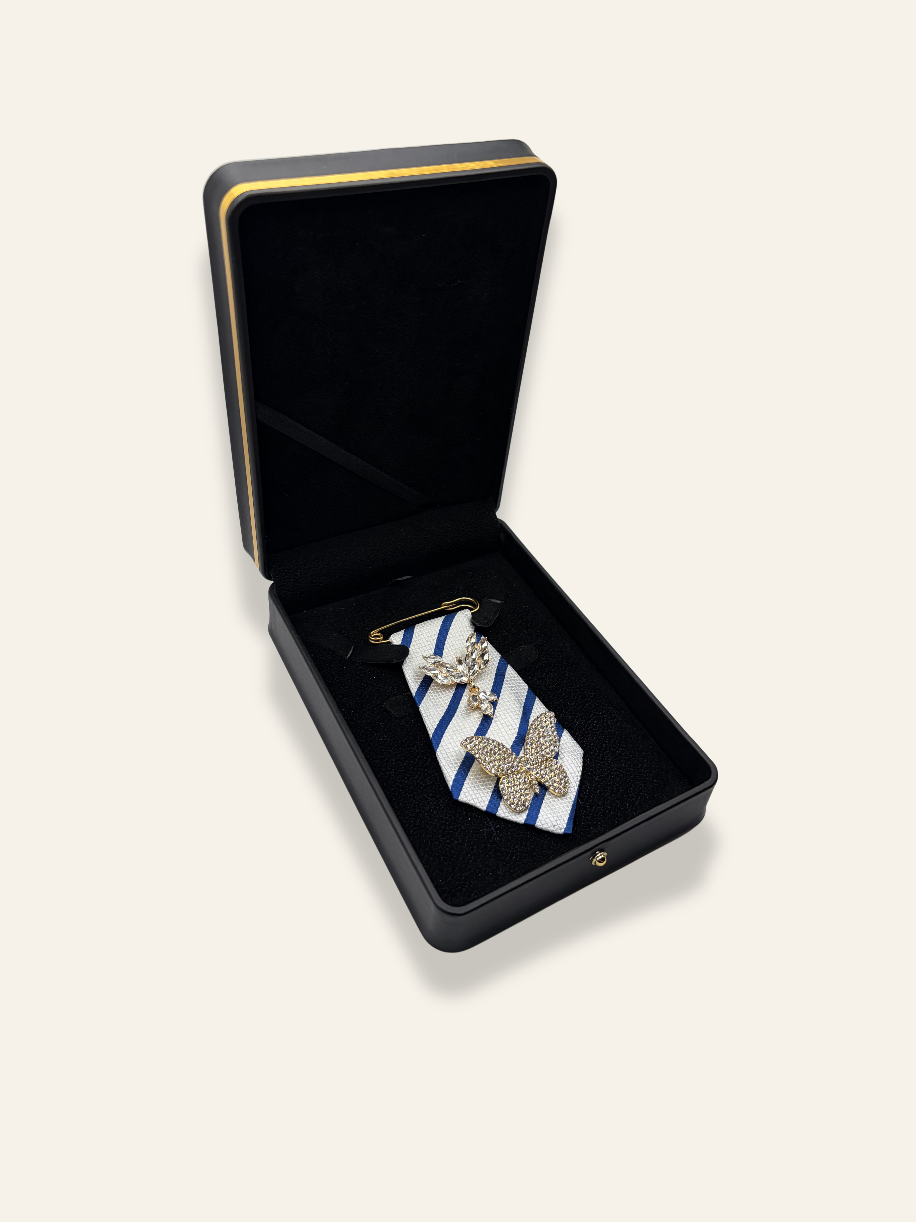 La Moyenne White Striped Brooch